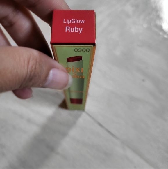 Pixi by Petra Lip Glow Ruby Full Size - Picture 4 of 4